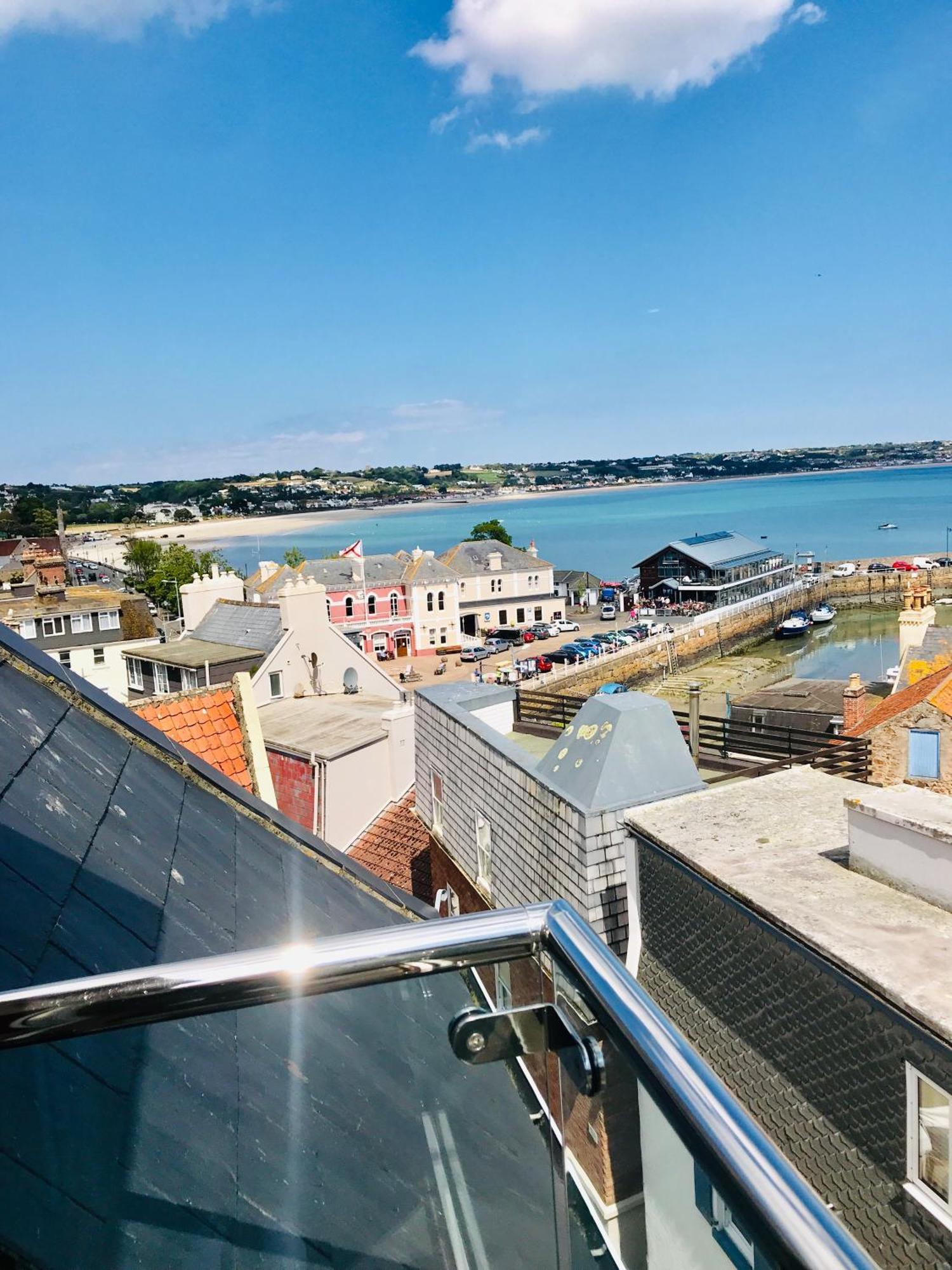 Porthole Suites St Aubin Exteriör bild